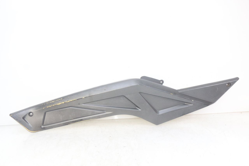 photo de TAPA DEBAJO DEL ASIENTO IZQUIERDO NECO ALEXONE 125 (2017 - 2024) - Vista principal