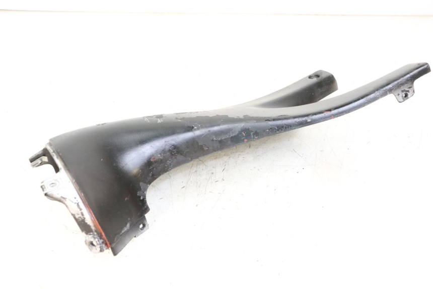 photo de TAPA BAJO ASIENTO IZQUIERDA APRILIA RS 50 (1999 - 2005) - Detalle de la pieza