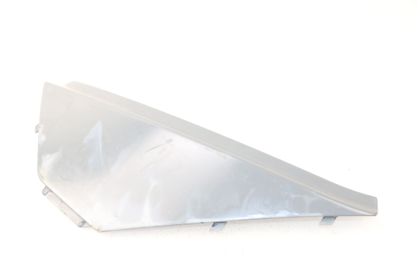 photo de TAPA BAJO ASIENTO IZQUIERDA APRILIA ATLANTIC 125 (2003 - 2009) - Zoom estado de uso