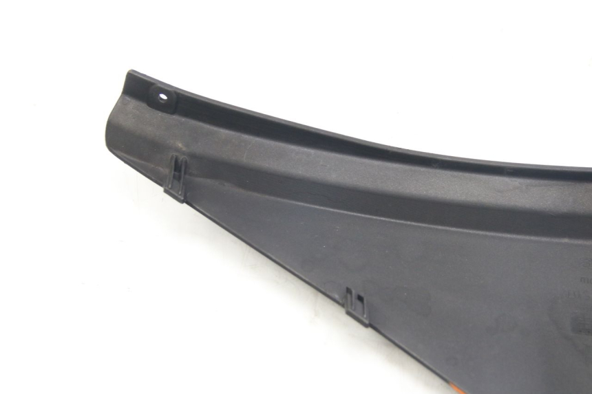 photo de TAPA DEBAJO DEL ASIENTO IZQUIERDO APRILIA ATLANTIC 500 (2002 - 2003) - Vista general del producto