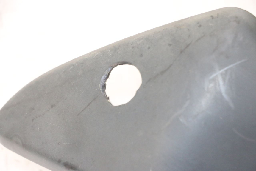 photo de TAPA DEBAJO DEL ASIENTO IZQUIERDO HONDA CBF 500 (2004 - 2007) - Detalles de los puntos de fijación