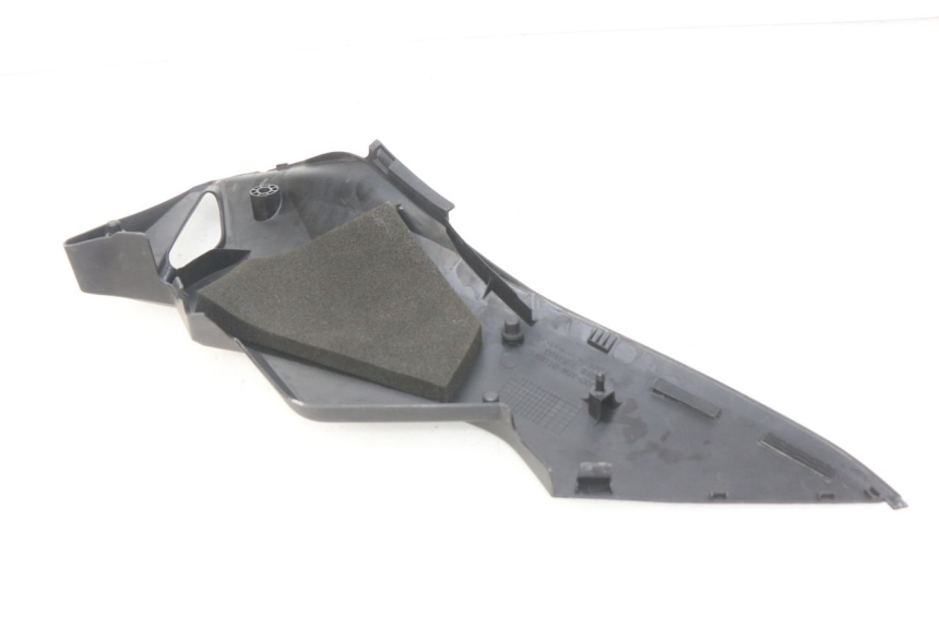 photo de TAPA BAJO ASIENTO IZQUIERDA HONDA CBRF CBR-F PC41 600 (2011 - 2013) - Primer plano técnico