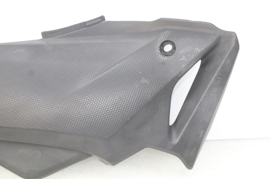 photo de TAPA BAJO ASIENTO IZQUIERDA HONDA CBRF CBR-F PC41 600 (2011 - 2013) - Estado de la superficie y material