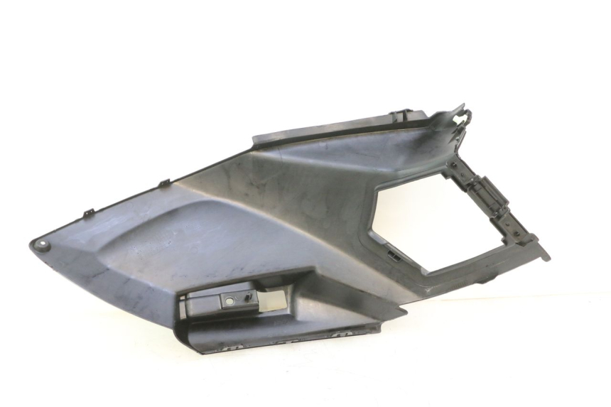 photo de TAPA BAJO ASIENTO IZQUIERDA PEUGEOT CITYSTAR 2T 50 (2018 - 2021) - Zoom estado de uso