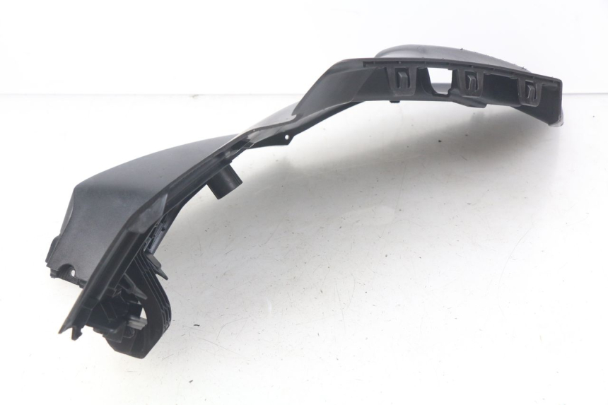 photo de TAPA DEBAJO DEL ASIENTO IZQUIERDO PEUGEOT CITYSTAR 50 (2013 - 2017) - Detalles de los puntos de fijación