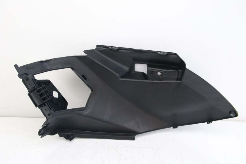 photo de TAPA DEBAJO DEL ASIENTO IZQUIERDO PEUGEOT CITYSTAR 50 (2013 - 2017) - Otra perspectiva