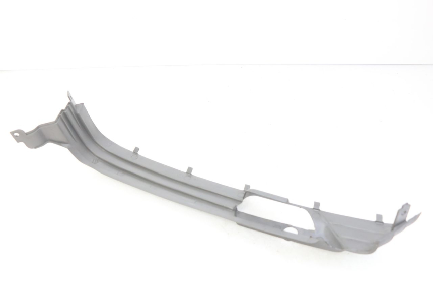 photo de TAPA DEBAJO DEL ASIENTO IZQUIERDO SUZUKI CP 80 (1985 - 1996) - Detalle de la pieza