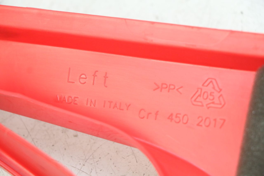 photo de TAPA DEBAJO DEL ASIENTO IZQUIERDO HONDA CRF CR-F RX 450 (2017 - 2021) - Detalle de la pieza