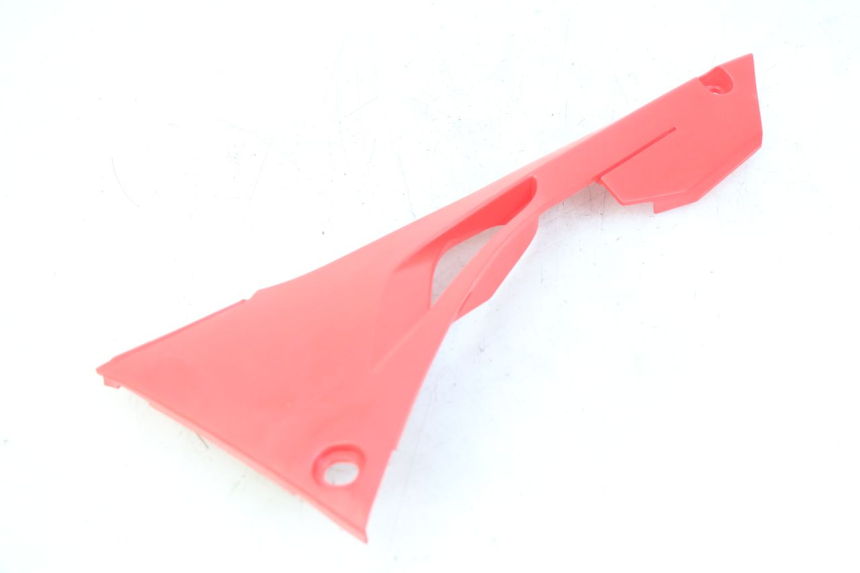 photo de TAPA DEBAJO DEL ASIENTO IZQUIERDO HONDA CRF CR-F RX 450 (2017 - 2021) - Primer plano técnico