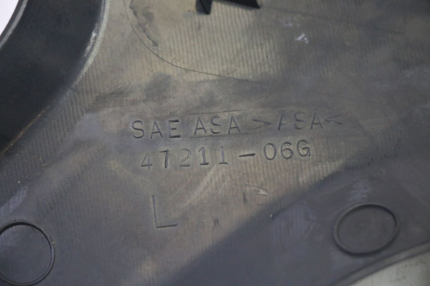 photo de TAPA BAJO ASIENTO IZQUIERDA SUZUKI DL V STROM 1000 (2002 - 2007) - Estado de la superficie y material