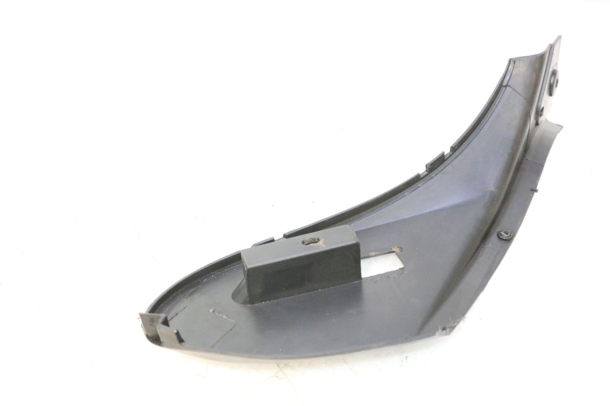 photo de TAPA BAJO ASIENTO IZQUIERDA CF MOTO E-CHARM 125 (2005 - 2008) - Primer plano técnico