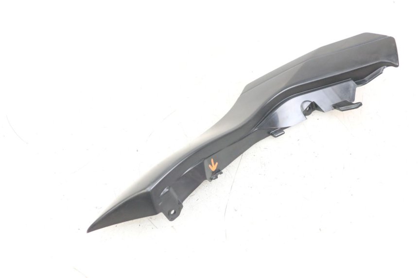 photo de TAPA BAJO ASIENTO IZQUIERDA KAWASAKI ER-6 ER6 N 650 (2012 - 2016) - Primer plano técnico