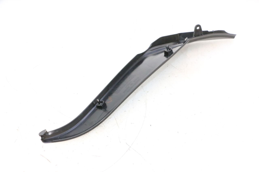 photo de TAPA BAJO ASIENTO IZQUIERDA KAWASAKI ER-6 ER6 N 650 (2005 - 2009) - Detalles de los puntos de fijación