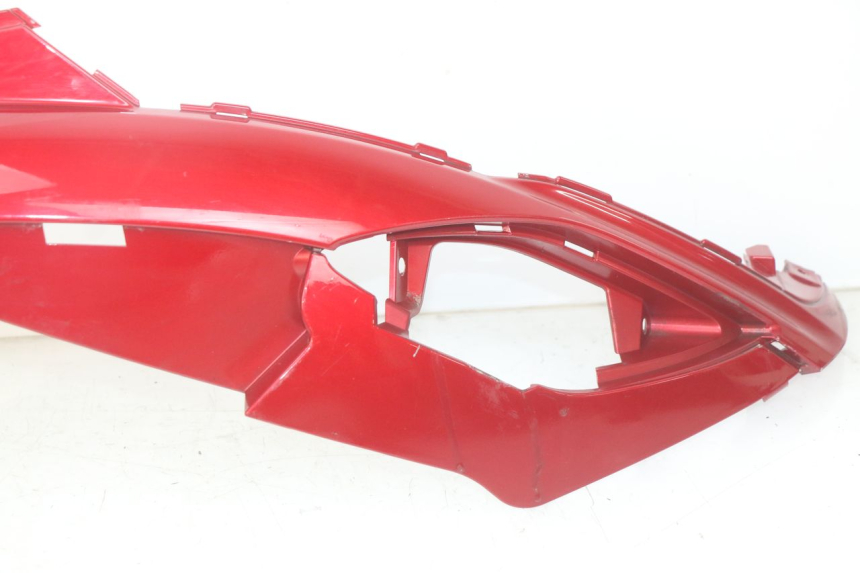 photo de TAPA DEBAJO DEL ASIENTO IZQUIERDO SYM FIDDLE 3 III 125 (2014 - 2020) - Características distintivas