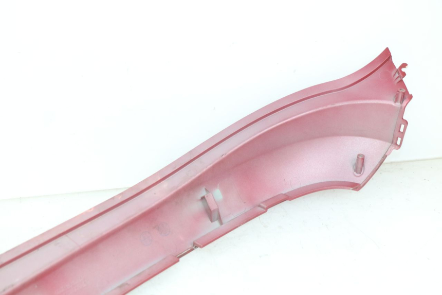 photo de TAPA DEBAJO DEL ASIENTO IZQUIERDO SYM FIDDLE 3 III 125 (2014 - 2020) - Zoom estado de uso