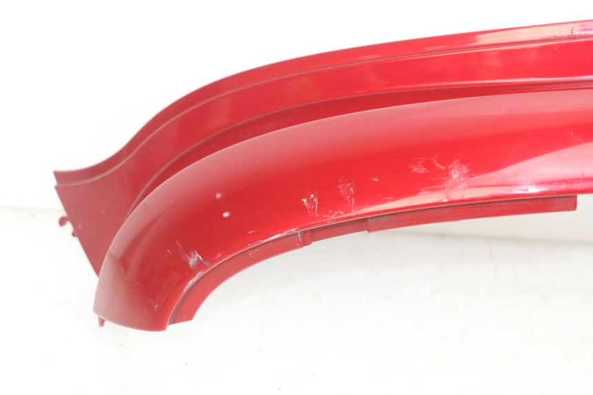 photo de TAPA DEBAJO DEL ASIENTO IZQUIERDO SYM FIDDLE 3 III 125 (2014 - 2020) - Marcados y referencias originales