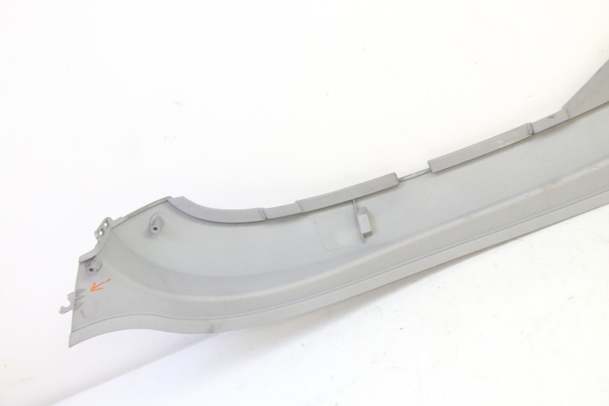 photo de TAPA DEBAJO DEL ASIENTO IZQUIERDO SYM FIDDLE 3 III 125 (2014 - 2020) - Vista general del producto