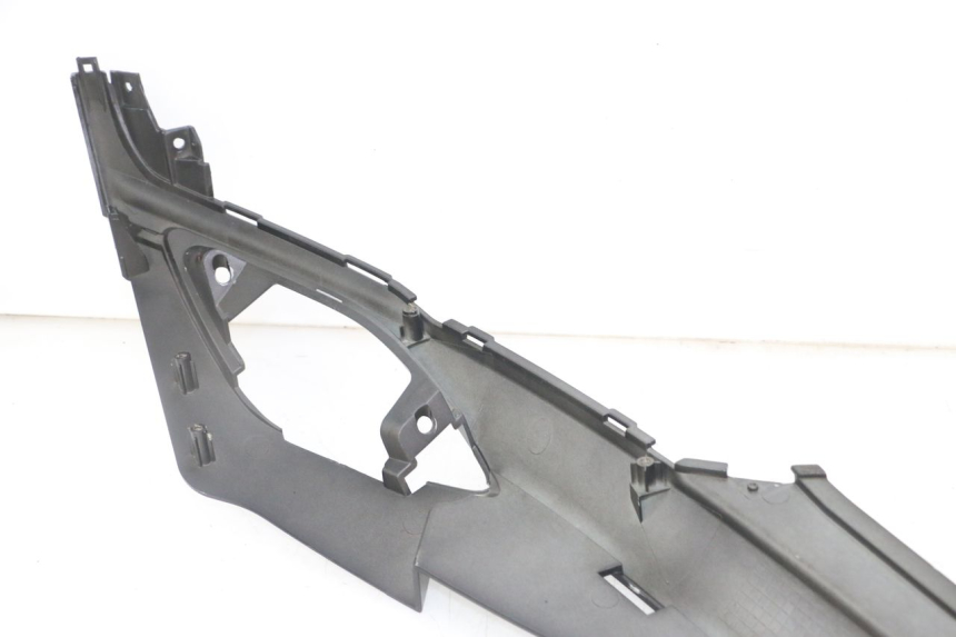 photo de TAPA BAJO ASIENTO IZQUIERDA SYM FIDDLE 3 III 50 (2014 - 2020) - Zoom estado de uso