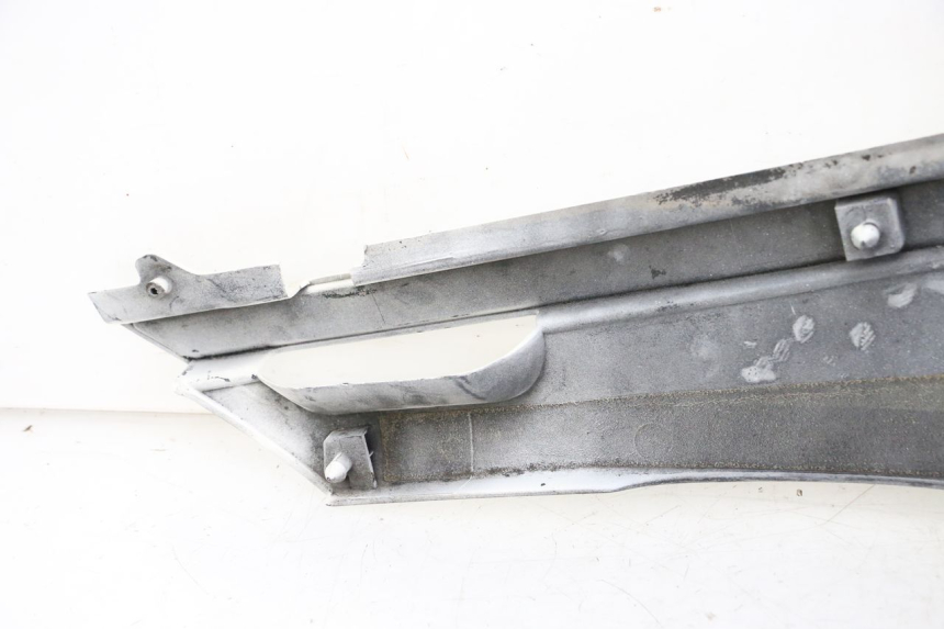 photo de TAPA BAJO ASIENTO IZQUIERDA YAMAHA FJ 36Y 1100 (1984 - 1985) - Recambio usado revisado