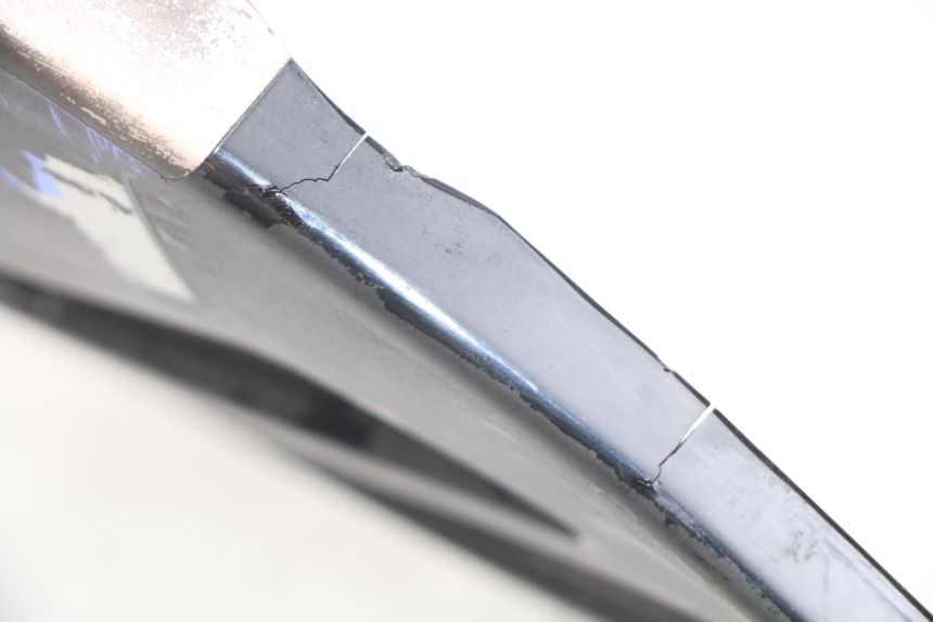 photo de TAPA DEBAJO DEL ASIENTO IZQUIERDO YAMAHA FJ 3CX 1200 (1986 - 1996) - Detalle de la pieza