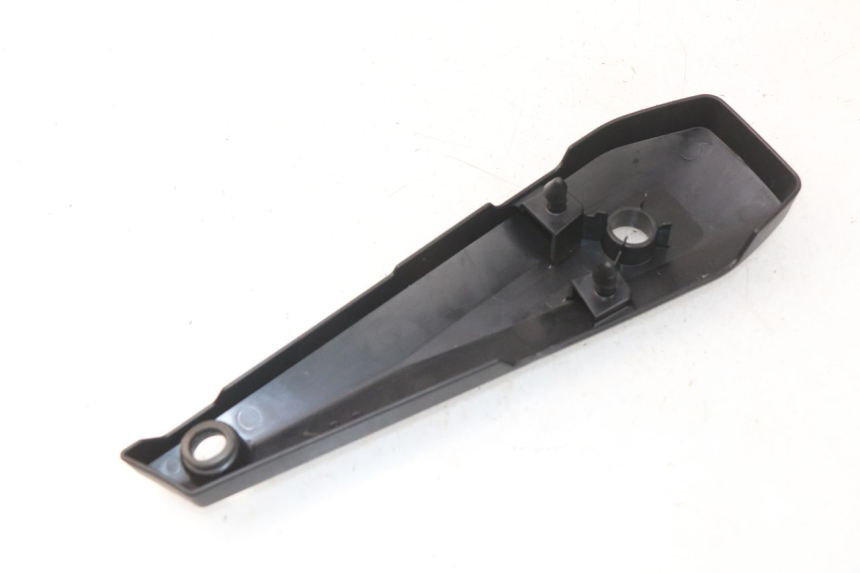 photo de TAPA BAJO ASIENTO IZQUIERDA YAMAHA FZ8 800 (2010 - 2016) - Detalle de la pieza