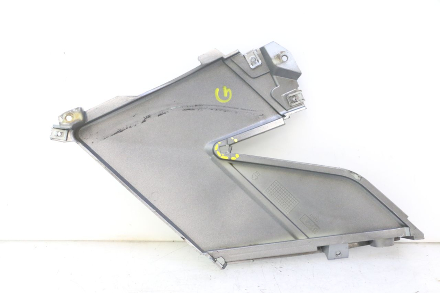 photo de TAPA BAJO ASIENTO IZQUIERDA GILERA GP 800 (2007 - 2013) - Estado de la superficie y material