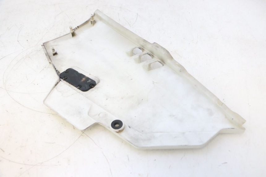 photo de TAPA BAJO ASIENTO IZQUIERDA KAWASAKI GPX F ZX750F 750 (1986 - 1990) - Recambio usado revisado