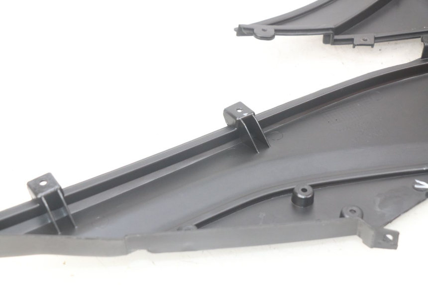 photo de TAPA DEBAJO DEL ASIENTO IZQUIERDO TNT MOTOR GRIDO 2T 50 (2010 - 2019) - Zoom estado de uso