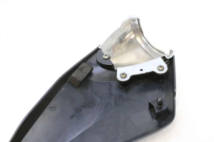 photo de TAPA BAJO ASIENTO IZQUIERDA SUZUKI GSF N BANDIT 1200 (2001 - 2005) - Detalle de la pieza