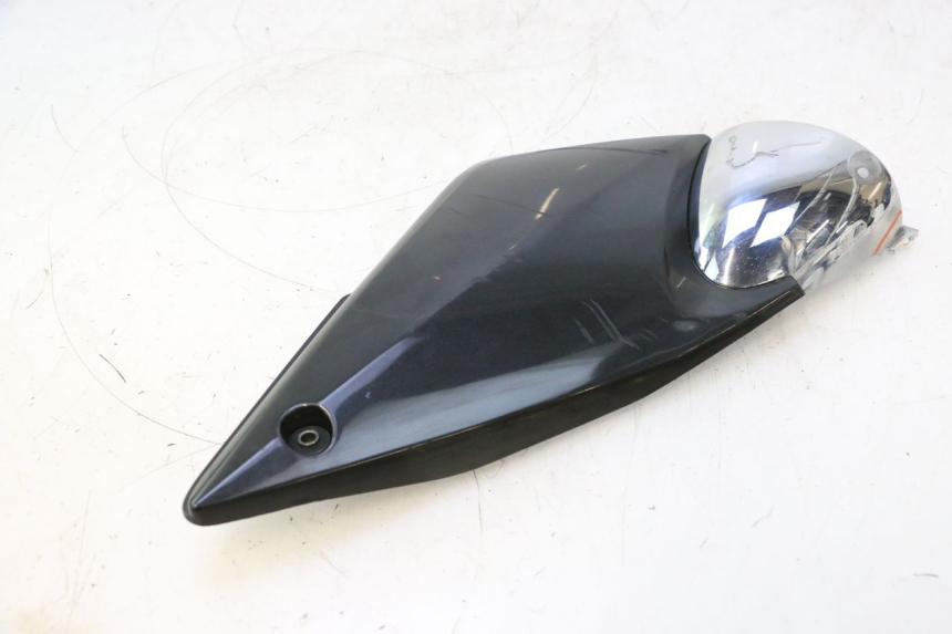 photo de TAPA BAJO ASIENTO IZQUIERDA SUZUKI GSF N BANDIT 1200 (2001 - 2005) - Detalles de los puntos de fijación