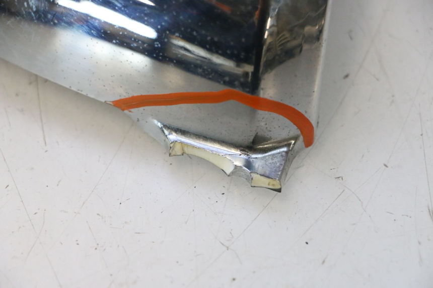 photo de TAPA BAJO ASIENTO IZQUIERDA SUZUKI GSF N BANDIT 1200 (2001 - 2005) - Estado de la superficie y material