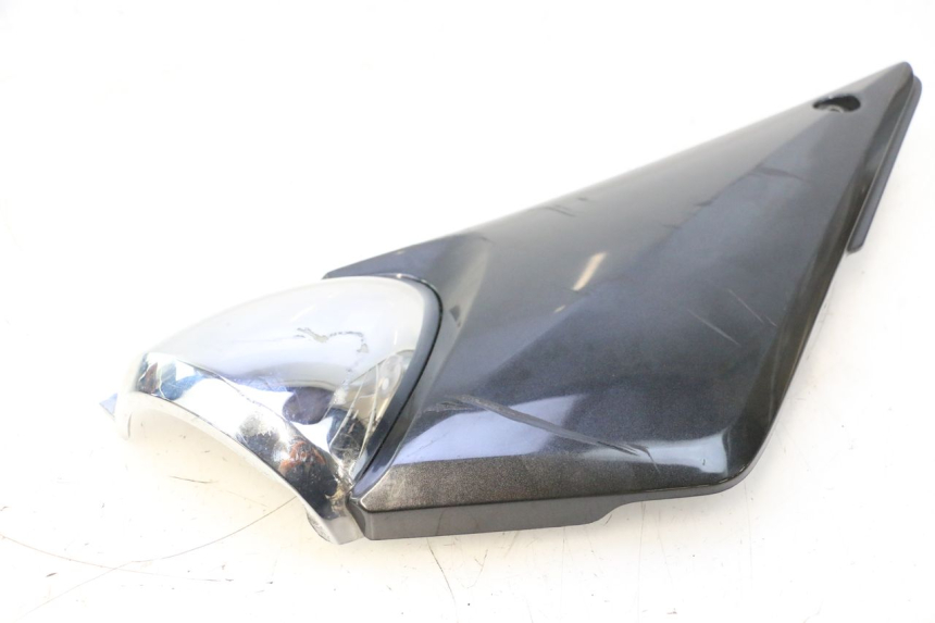 photo de TAPA BAJO ASIENTO IZQUIERDA SUZUKI GSF N BANDIT 1200 (2001 - 2005) - Recambio usado revisado