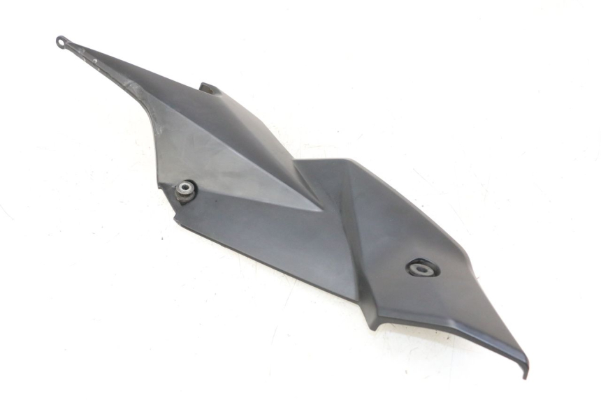 photo de TAPA BAJO ASIENTO IZQUIERDA SUZUKI GSR 750 (2011 - 2017) - Detalles de los puntos de fijación