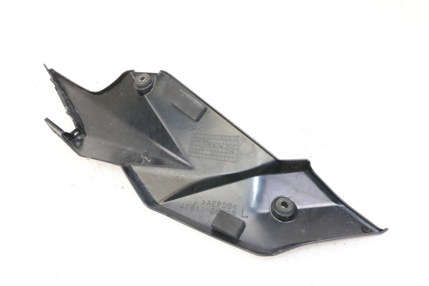 photo de TAPA BAJO ASIENTO IZQUIERDA SUZUKI GSR 750 (2011 - 2017) - Otra perspectiva