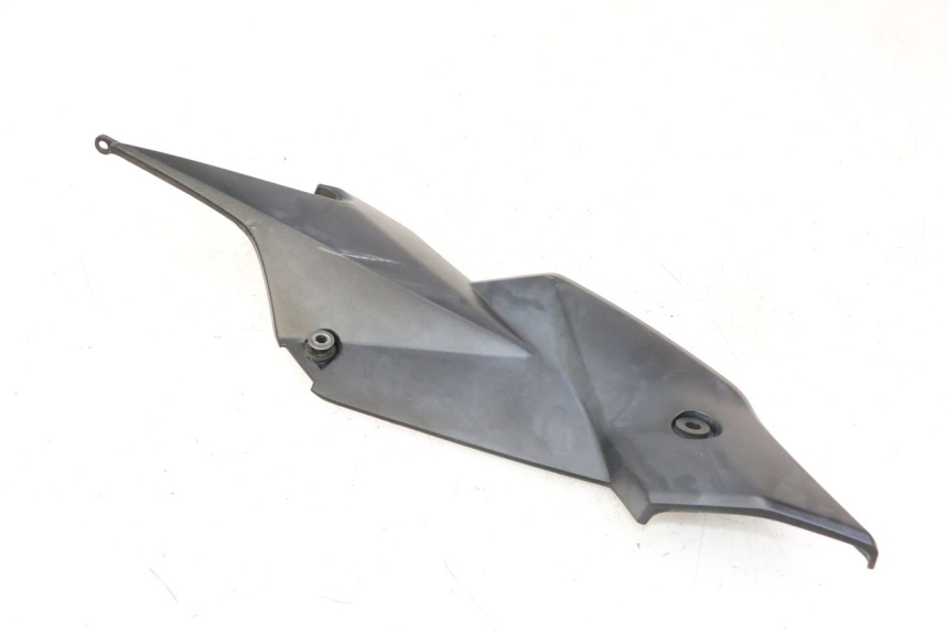 photo de TAPA BAJO ASIENTO IZQUIERDA SUZUKI GSR 750 (2011 - 2017) - Estado de la superficie y material