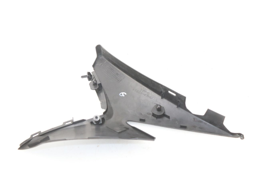 photo de TAPA BAJO ASIENTO IZQUIERDA SUZUKI GSX-R GSXR K16 1000 (2012 - 2016) - Zoom estado de uso