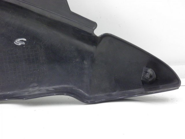 photo de TAPA BAJO ASIENTO IZQUIERDA HONDA CBF S ABS 600 (2004 - 2007) - Primer plano técnico