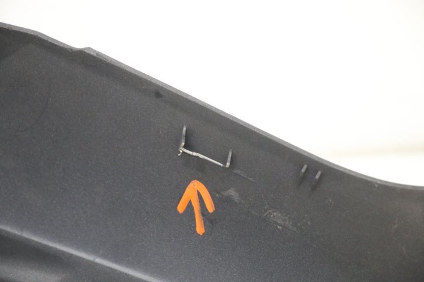 photo de TAPA BAJO ASIENTO IZQUIERDA HONDA FORZA 125 (2021 - 2025) - Estado de la superficie y material