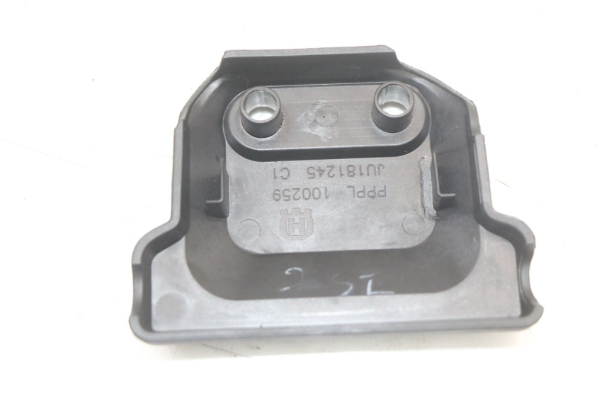 photo de TAPA BAJO ASIENTO IZQUIERDA HUSQVARNA SVARTPILEN 401 (2018 - 2023) - Otra perspectiva