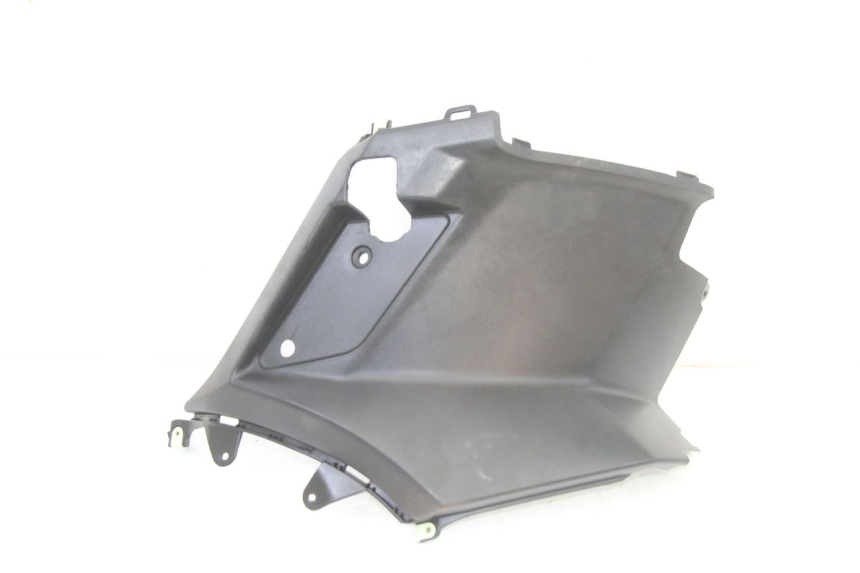 photo de TAPA BAJO ASIENTO IZQUIERDA PEUGEOT KISBEE 2T 50 (2010 - 2017) - Detalle de la pieza