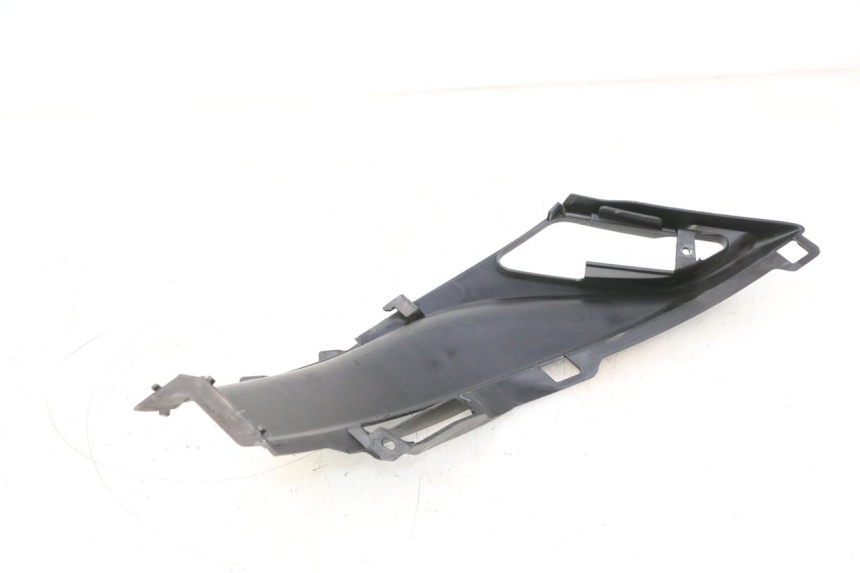 photo de TAPA BAJO ASIENTO IZQUIERDA PIAGGIO LIBERTY IGET 4T 50 (2015 - 2020) - Otra perspectiva