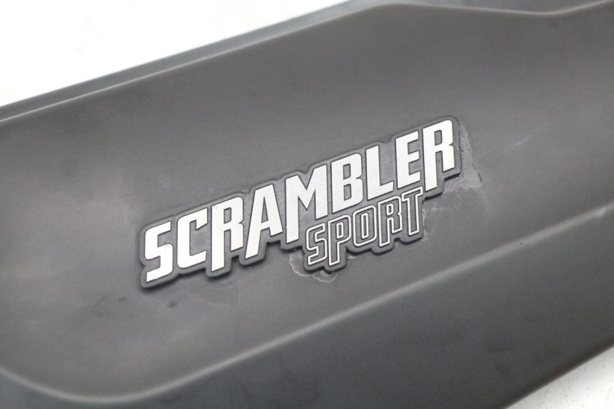 photo de TAPA BAJO ASIENTO IZQUIERDA MASAI SCRAMBLER SPORT 125 (2021 - 2025) - Zoom estado de uso