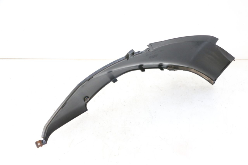 photo de TAPA BAJO ASIENTO IZQUIERDA MBK OVETTO ONE 2T 50 (2013 - 2017) - Otra perspectiva