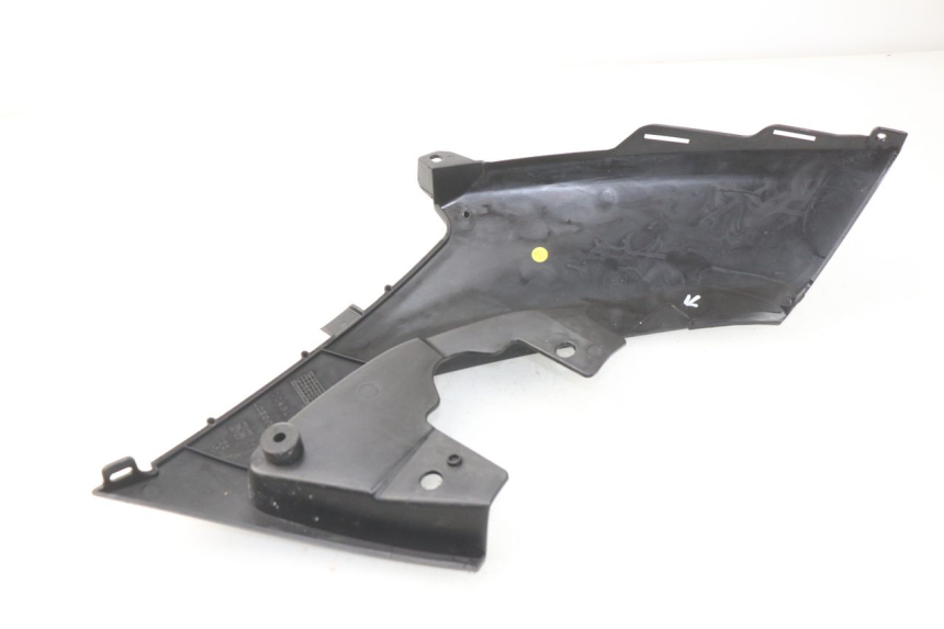 photo de TAPA BAJO ASIENTO IZQUIERDA PEUGEOT METROPOLIS 400 (2017 - 2020) - Detalle de la pieza