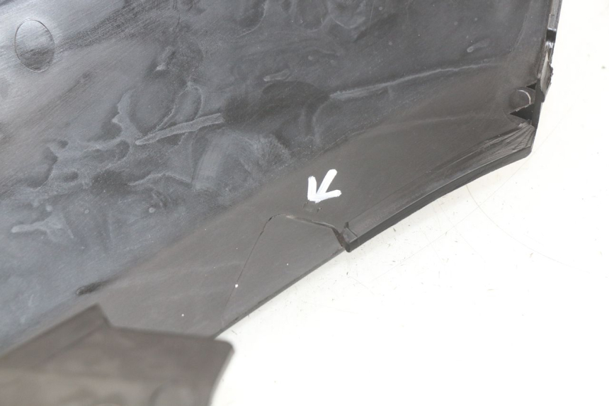 photo de TAPA BAJO ASIENTO IZQUIERDA PEUGEOT METROPOLIS 400 (2017 - 2020) - Zoom estado de uso