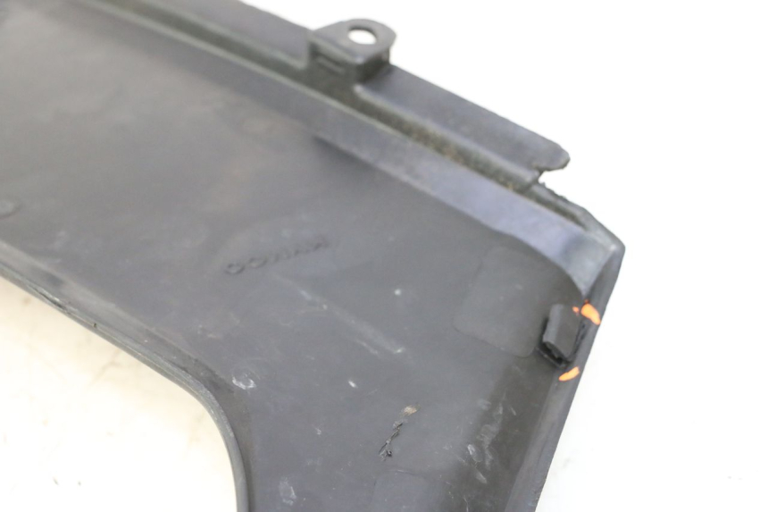 photo de TAPA BAJO ASIENTO IZQUIERDA KYMCO MXU R 250 (2004 - 2010) - Zoom estado de uso