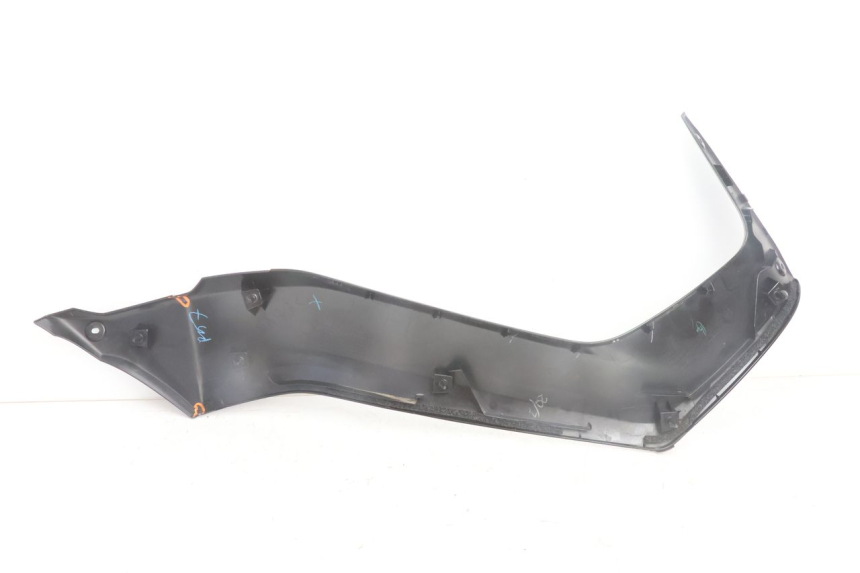 photo de TAPA BAJO ASIENTO IZQUIERDA YAMAHA N-MAX NMAX 125 (2021 - 2024) - Detalles de los puntos de fijación