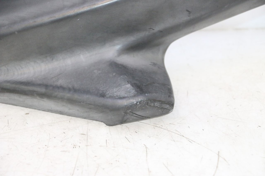 photo de TAPA BAJO ASIENTO IZQUIERDA MBK NITRO 50 (2004 - 2008) - Estado de la superficie y material