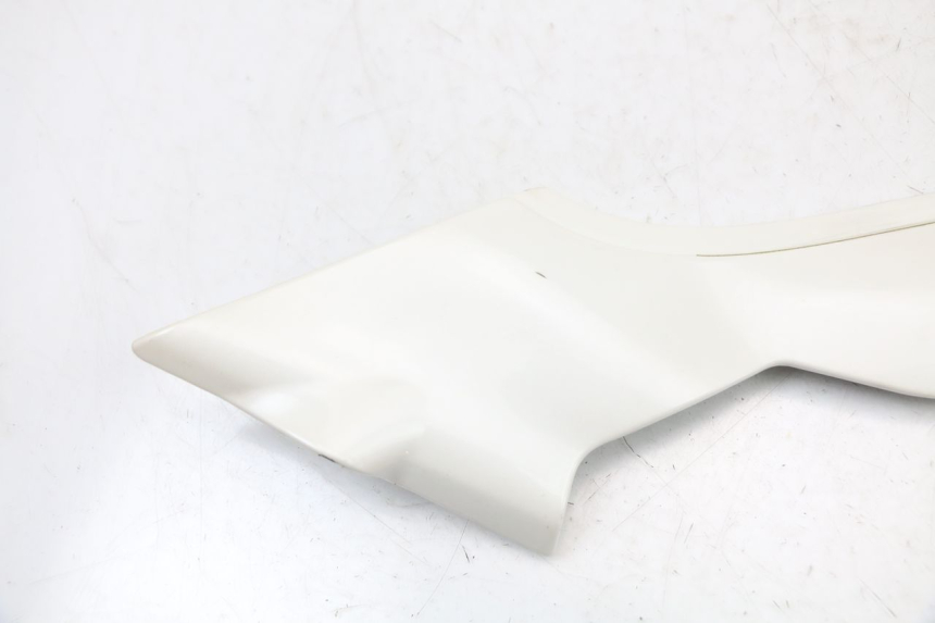 photo de TAPA BAJO ASIENTO IZQUIERDA MOTO GUZZI NORGE 8V GT 1200 (2011 - 2016) - Detalle de la pieza