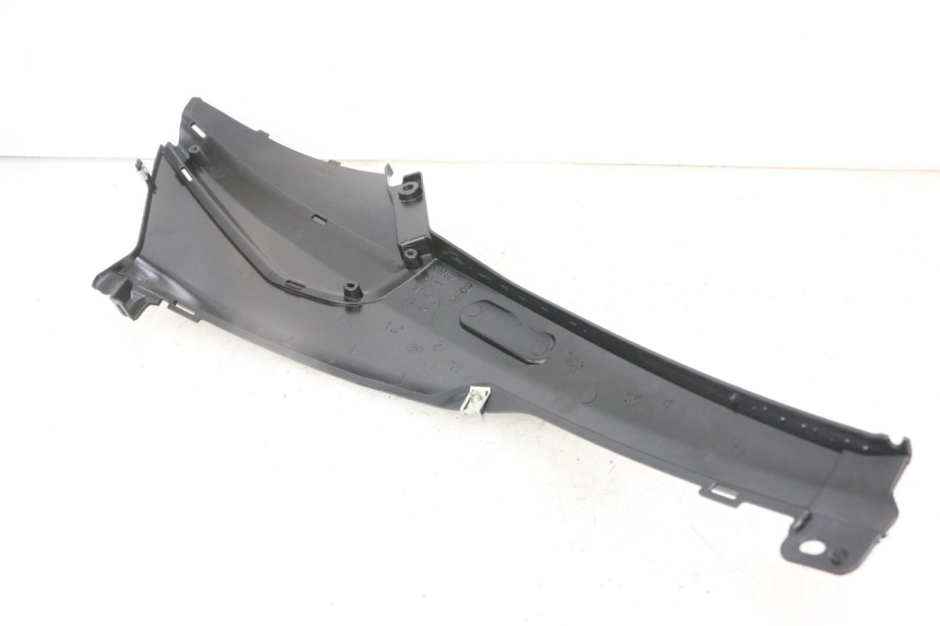 photo de TAPA BAJO ASIENTO IZQUIERDA PIAGGIO NRG POWER PUREJET 50 (2018 - 2021) - Zoom estado de uso